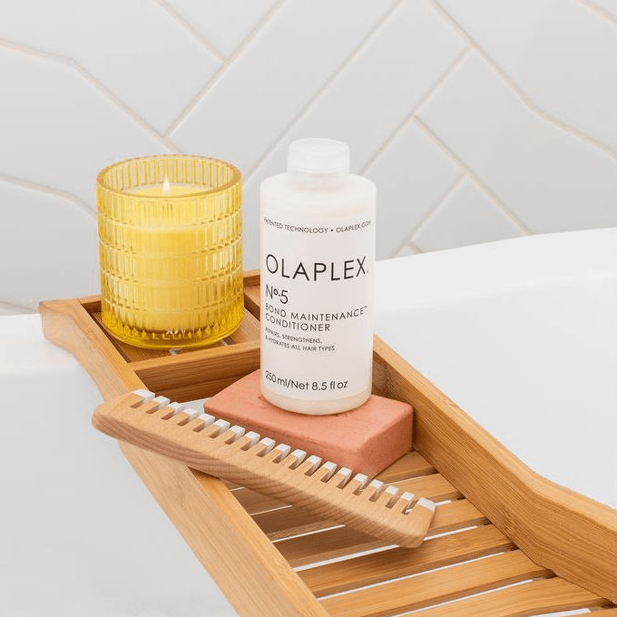 98589261_OlaplexNo.5BondMaintenanceConditioner-250ml-1-680x680 بلسم إصلاح وترطيب الشعر 5 من اولابلكس - 250مل